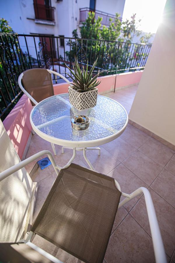 Helena'S Apartment Two فولوس المظهر الخارجي الصورة